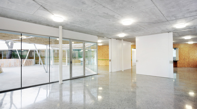 Centre de dia i activitats comunitàries adaptat | Premis FAD 2011 | Arquitectura